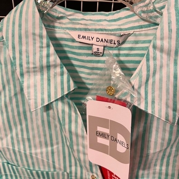 Emily Daniels button blouse - Picture 3 of 6